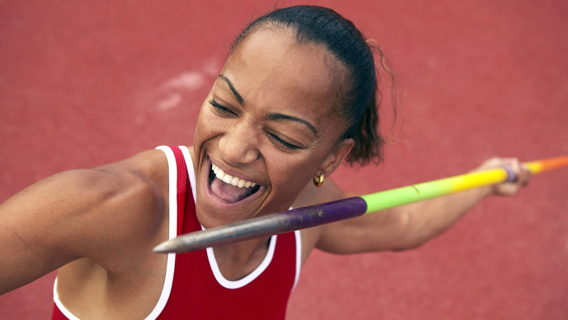 英格兰马术队在巴黎奥运会障碍赛团体决赛中获得铜牌，展现出色表现。